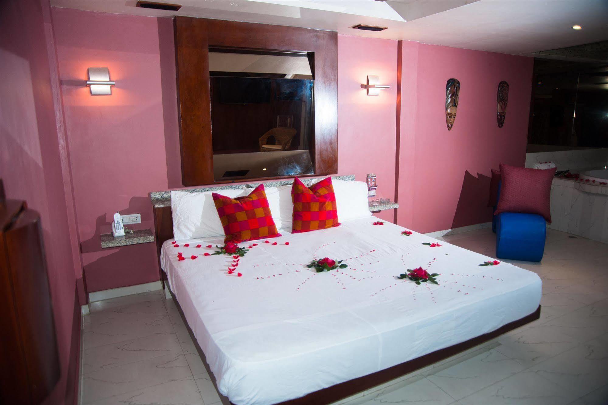 Hotel Aladdin Caracas Exterior photo